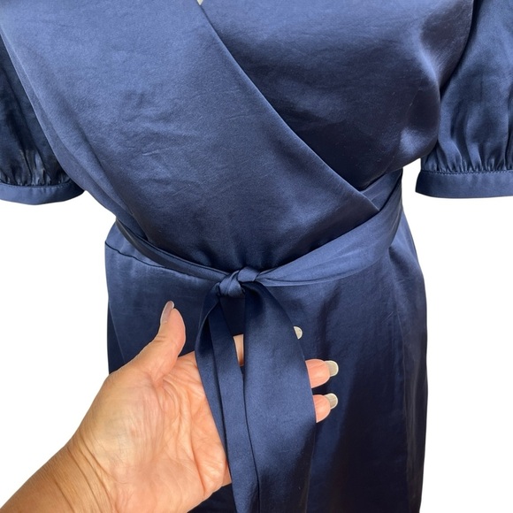 ARITZIA WILFRED Free Lune Classy Navy Blue Satin Puff Sleeve Wrap Dress Medium - Picture 8 of 13